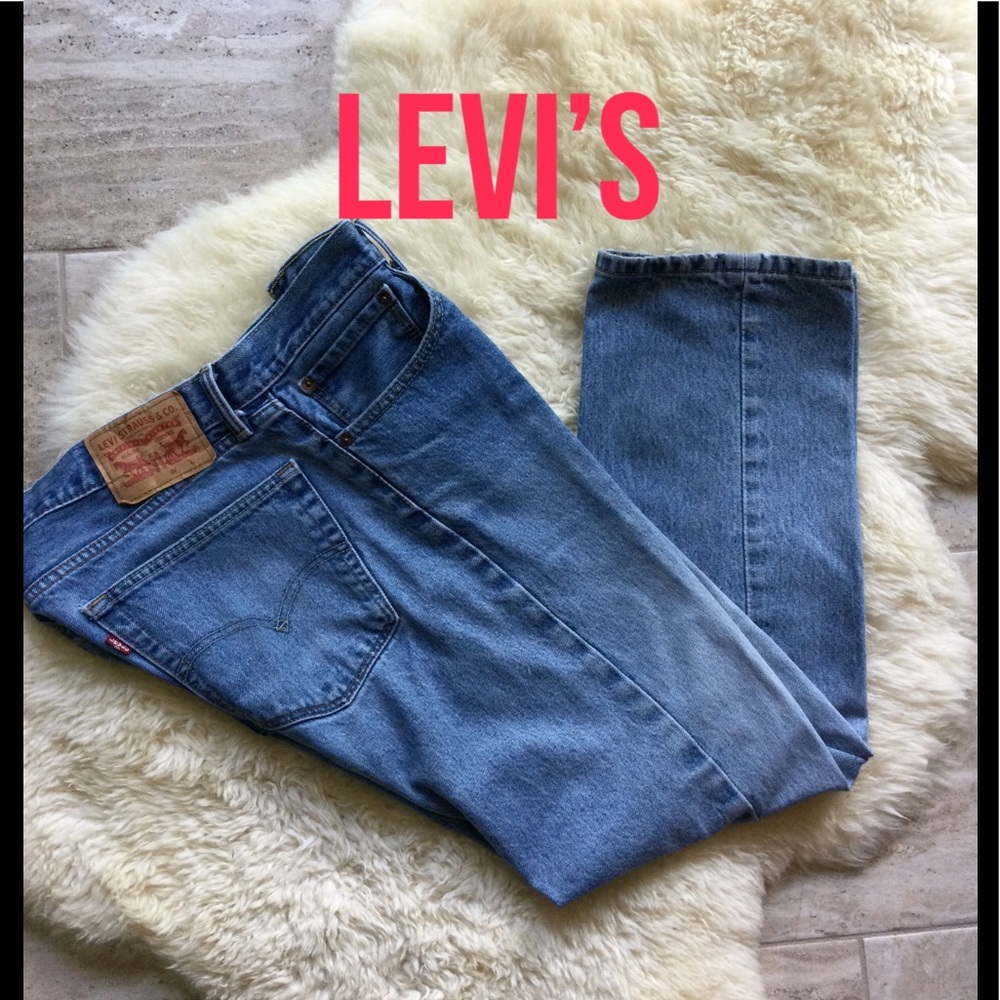 Levi’s Jeans  B2